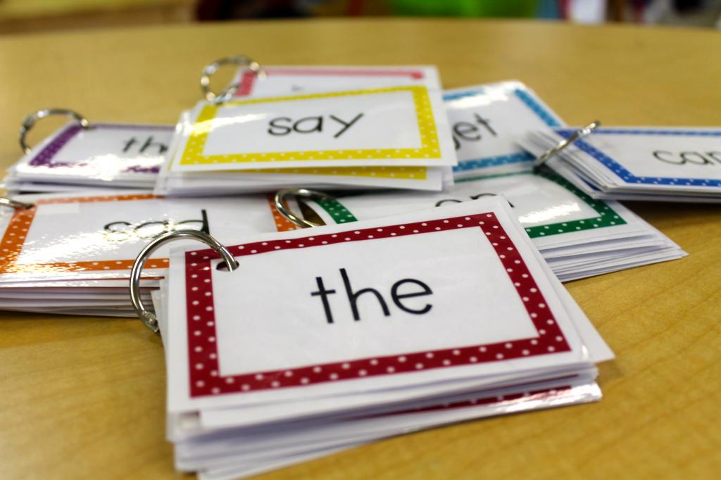 Use colors to divide your sight word list into smaller, more manageable groups! 